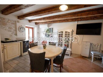 GRBE/NIN - rustikálny kamenný dom - 10