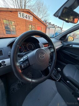 Opel Astra kombi 1.7cdti model 2011 - 10