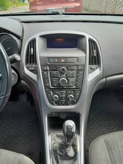 Opel Astra 1.6 - 10
