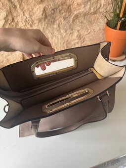 Nová hnedá kabelka na plece aj do ruky - 10