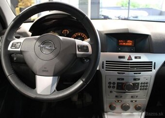 Opel Astra 1,7 CDTi nafta manuál - 10