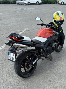 Sutuki GSR600 - 10