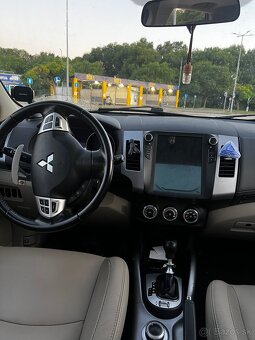 Mitsubishi Outlender 2.2DI-D - 10