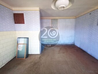 Priestranný rodinný dom Veľké Uherce s pozemkom 1 209 m2 - 10