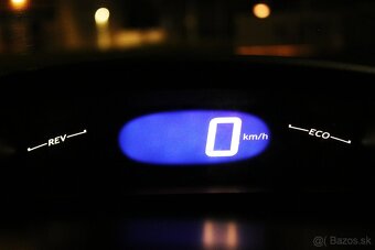 HONDA CIVIC 8G 1,8i -VTEC - 10