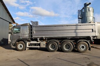 Volvo FMX 500 Strieborný - 10