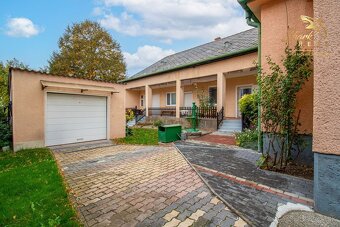 Priestranný 5-izbový dom s veľkým pozemkom v obci Iža - 10