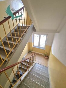 NA PREDAJ - 2-izbový byt s balkónom - Valaská - ideálna príl - 10