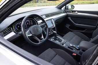 Volkswagen Passat Variant 2.0 TDI Elegance DSG - 10