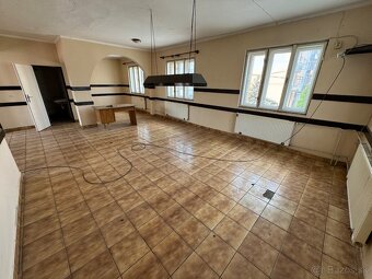 Polyfunkčná budova v centre Trstenej - 10