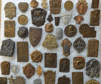 odznaky - vlajky, štátne symboly a iné - 10