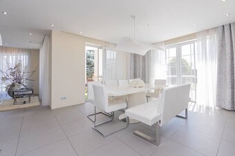 Luxusná 6-izbová vila s wellness centrom, bazénom a hosťovsk - 10