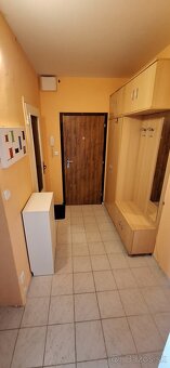 1,5 izbový byt s oddelenou spálničkou a kuchynkou. - 10