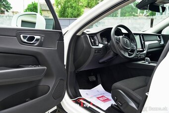 ⏩ Volvo XC60 2.0 B4 mHEV Momentum AWD A/T - 10