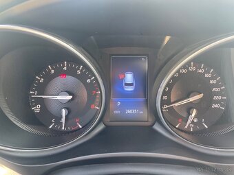 Toyota Avensis 1.8 CVT 2017 - 10