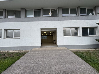 Prenájom výrobno-skladového priestoru 246 m² priamo na Vajno - 10