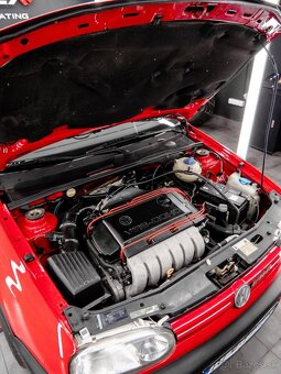 Volkswagen Golf VR6 - 10