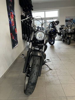 Yamaha XV 1900 Raider - 10