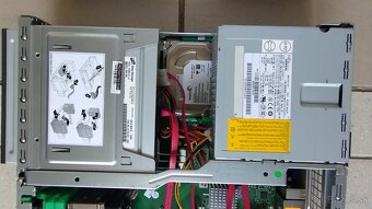 Predám stolný počítač Fujitsu Siemens Esprimo E5625 - 10