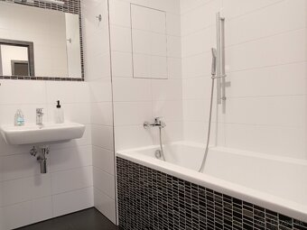 Novostavba : 2 izbový byt s veľkou loggiou 8 m2 | 53 m2 | KE - 10