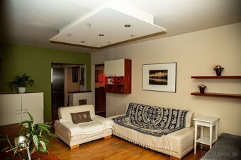 REZERVOVANÉ: Ponúkame na predaj priestranný 4izbový byt v po - 10