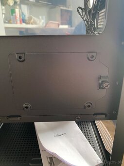 🖥️ PC skrinka – Zalman P10 Black - 10
