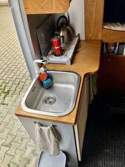 Obytná dodávka, autokaravan - 10
