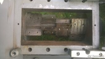 granulátory Piovan - 10