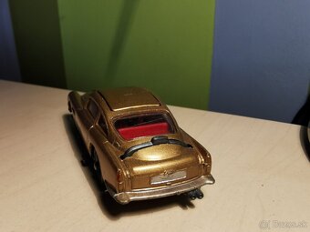 Corgi toys Aston Martin DB4 James Bond - 10