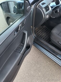 Škoda Rapid - 10