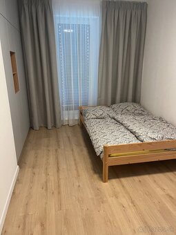 Na prenájom 4izbový mezonetový byt so záhradkou v Rovinke. - 10