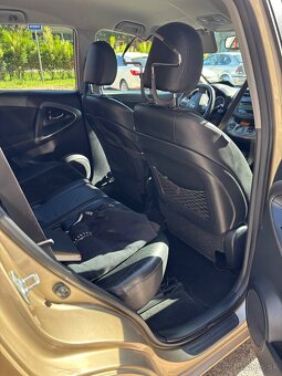 Toyota Rav 4 - 10