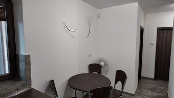 Kancelária / obchodný priestor v centre DS - 10