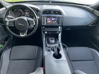 Jaguár XE 2.0, 8AT, R-Sport - 10