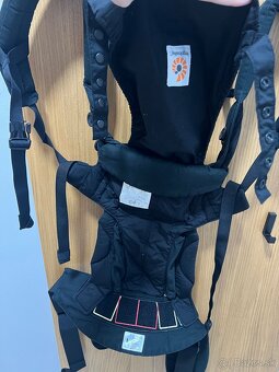 Ergobaby Nosič - 10