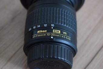 Širokouhlý objektív Nikkor 10-20 mm AF-P s VR stabilizaciou - 10