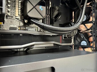 Ryzen 7 7800X3D\32GB\RX 7900GRE\SSD\850W Zdroj - 10