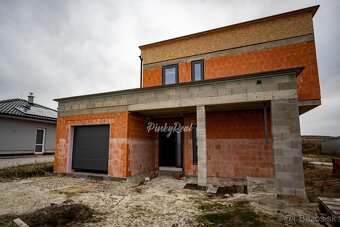Exkluzívny 6 izb. rozostavaná moderná vila v Gbeloch - 10