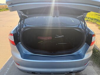 Predám Ford mondeo - 10