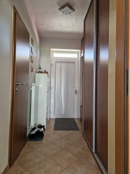 Pekný dom v atraktívnej lokalite Čierna Voda,iba 15 km od BA - 10