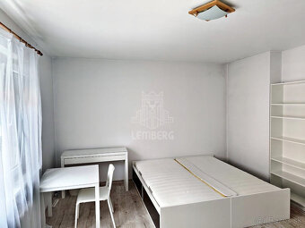 Na prenájom priestranný byt (2 izby+kuchyňa) na Šancovej ul. - 10