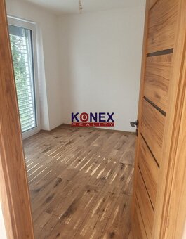 Krásny moderný rodinný dom v obci KAMIENKA pri Humennom - 10