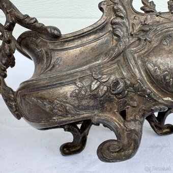 Starožitná zdobená žardiniéra s ružičkama - 10