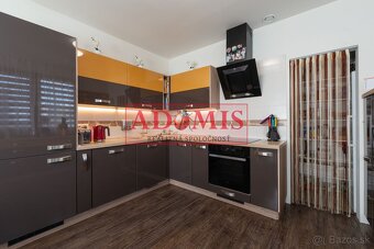 predám 8-izbový priestraný rodinný dom, úžitková plocha 473 - 10