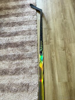 ✅ ĽAVÁ - BAUER BORON 5 PROTO-R GOLD - 77 F - P28 - 165 CM ✅ - 10
