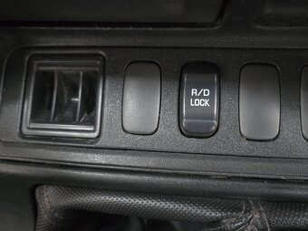 Mitsubishi Pajero 2.5 TD GL - 10