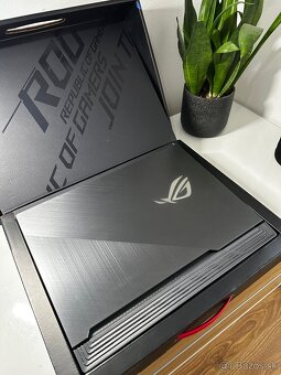 Herny noteboo ASUS ROG STRX - 10