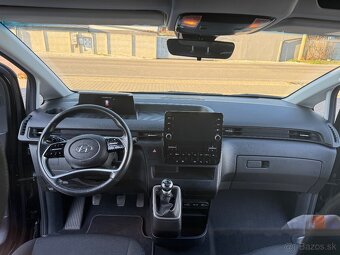 2022 Hyundai Staria Cargo - 10