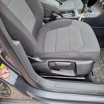 Volkswagen Passat - 10