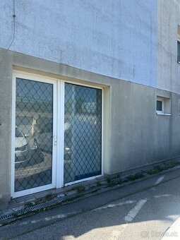Na odstúpenie obchodný priestor 50m2 - Voľný Ihned - 10